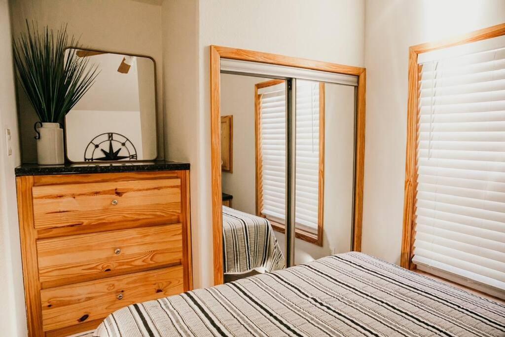 The Bison Cabin - The Cabins At Rim Rock Остин Экстерьер фото